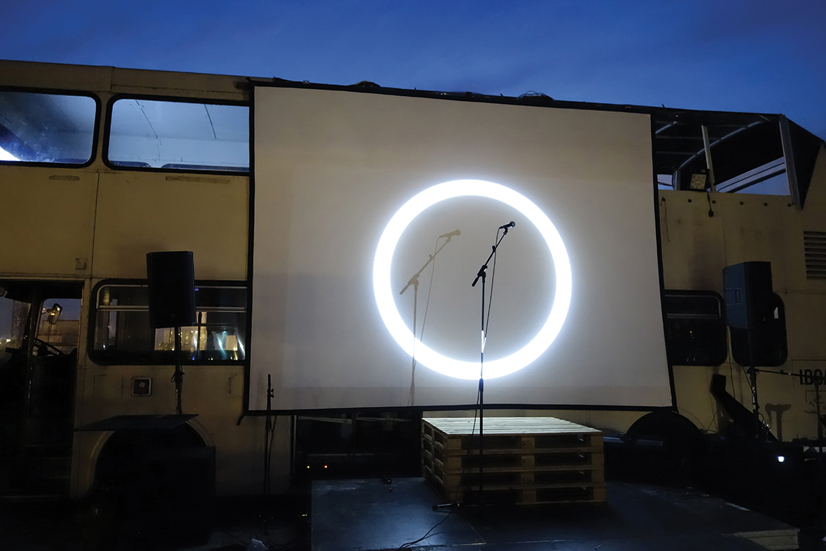 Performance, Un col de chemise bleue, Gilles Sage, iBoat, Bordeaux, WAC2, Olek Yaro